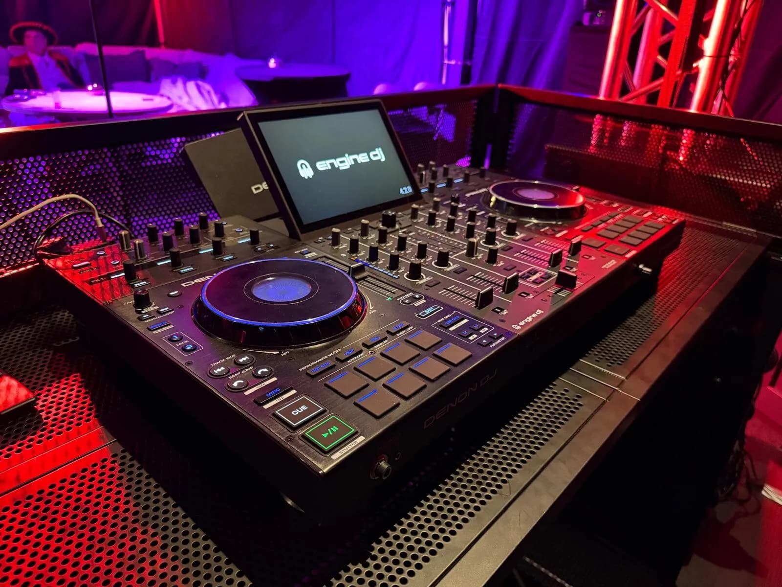 Professionele geluidsinstallatie op evenement